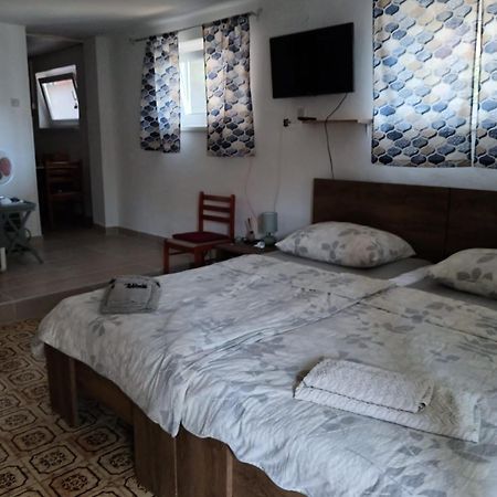 Studio Apartment Posavec Premantura Exterior photo